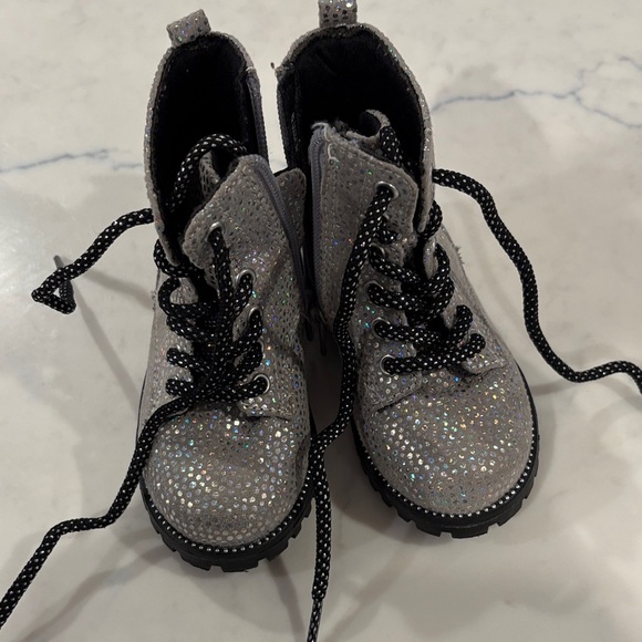 Sparkly Gray Kids Boots size 6 - Picture 1 of 4